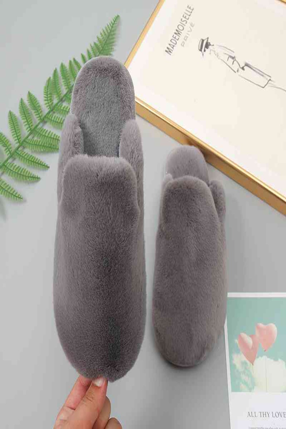 Faux Fur Slippers | Hassle Free Cart